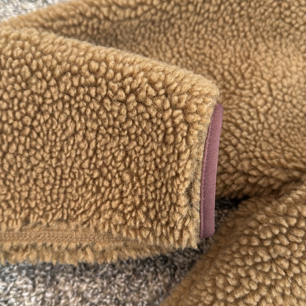 COPY - Patagonia Women’s Classic Retro X Fleece Jacket - Picture 9 of 15